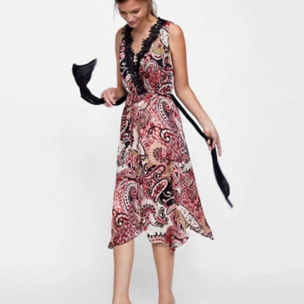 ZARA PAISLEY PRINT FLOWING DRESS WITH BELT BRAND NEW WITH TAGS XS